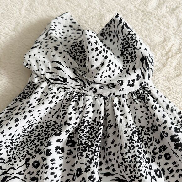 Tahari Blouse Size Medium Animal Print Black White Halter High Neck - Picture 3 of 8